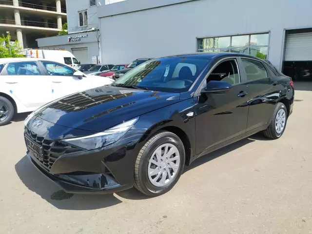 Превью HYUNDAI Elantra